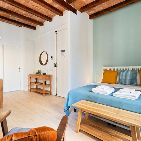 Lodging Apartments Beach Studio 11 Барселона Екстериор снимка