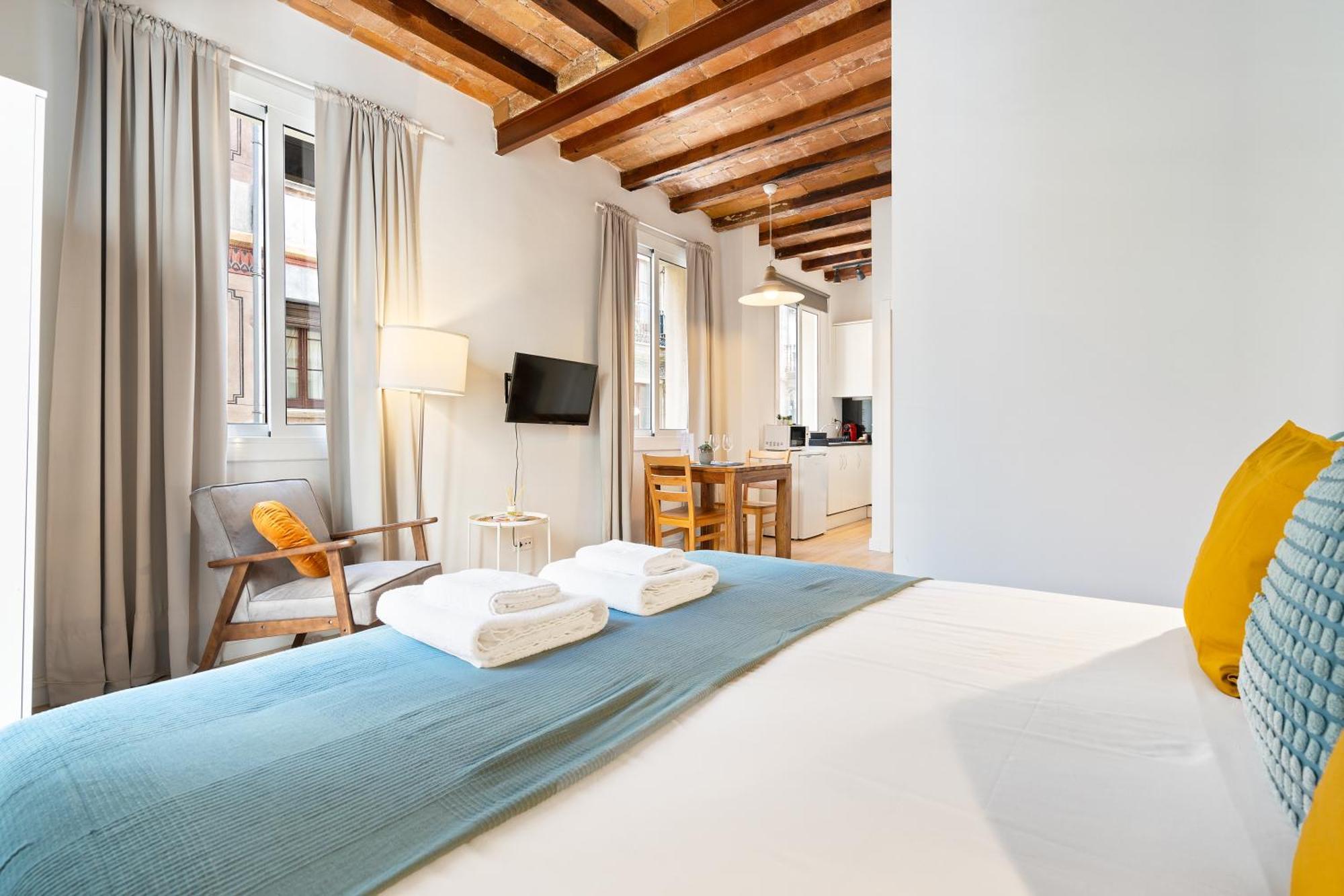 Lodging Apartments Beach Studio 11 Барселона Екстериор снимка